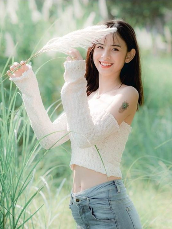 Secret line between nakedness and sexiness