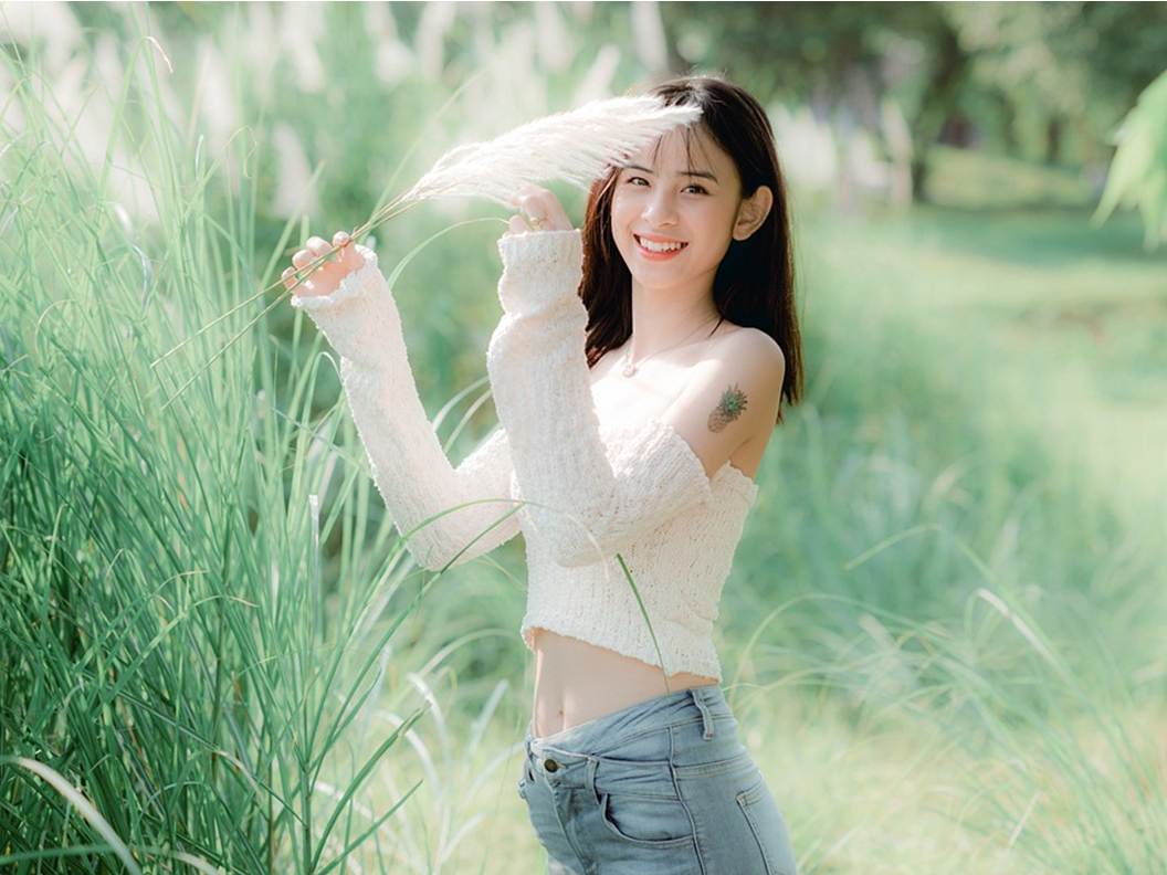 Secret line between nakedness and sexiness