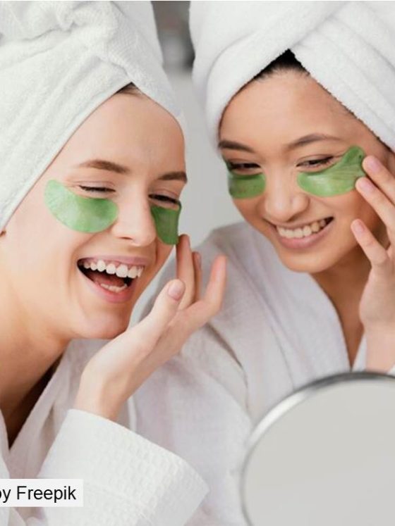 How to make Korean eye patches at home
